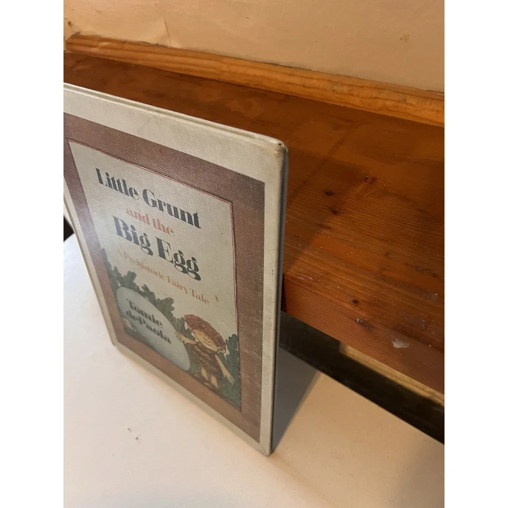 Little Grunt and the Big Egg Picture Book Hardcover by dePaola Tomie VINTAGE '90
